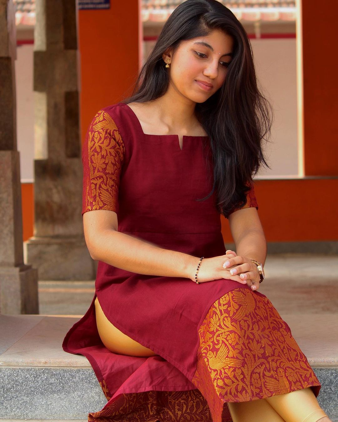 VALAM RED KURTI