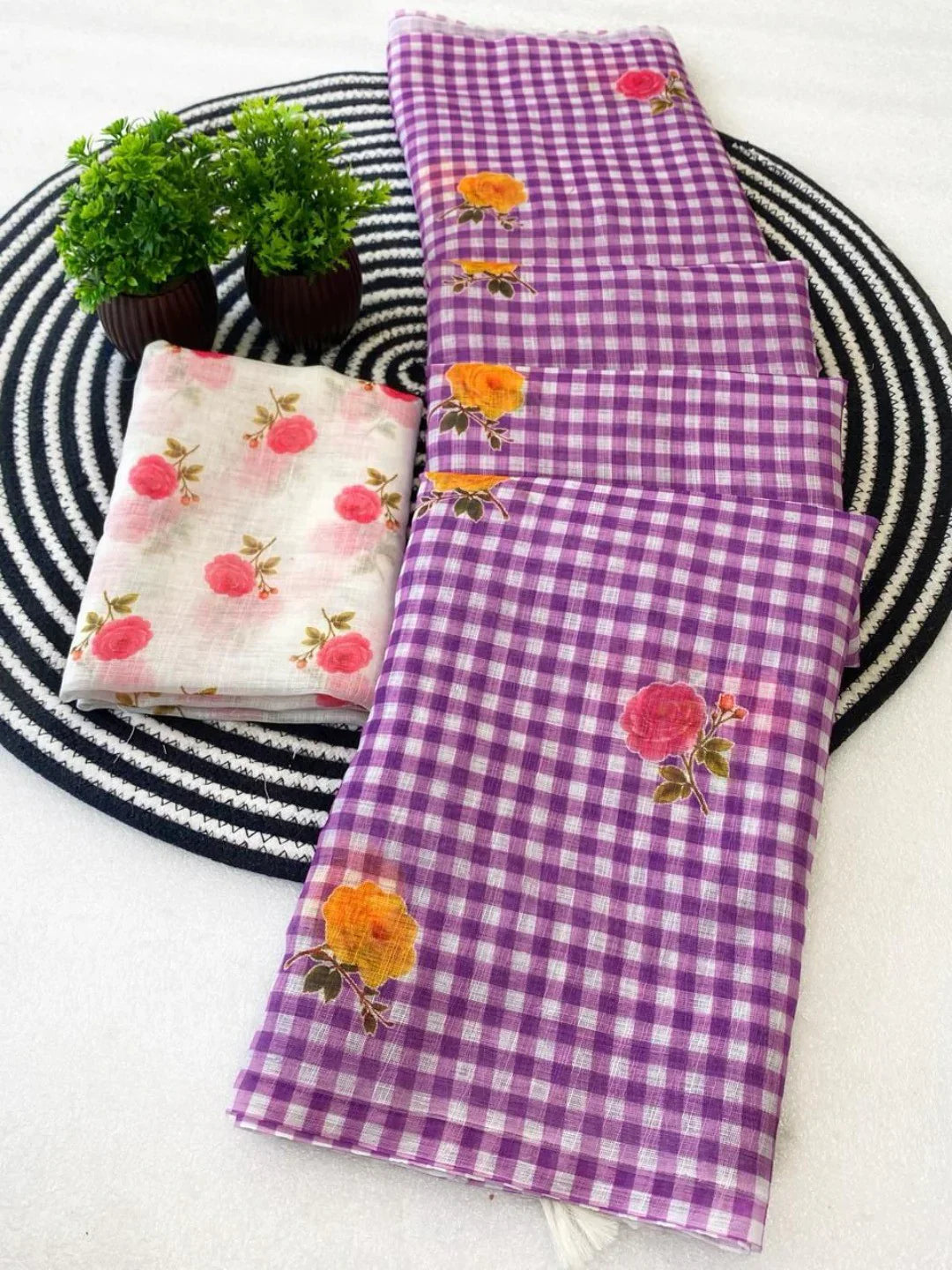 Purple Soft Linen Saree with Checks Pattern and Floral Motifs With Blouse ( VALC7 )