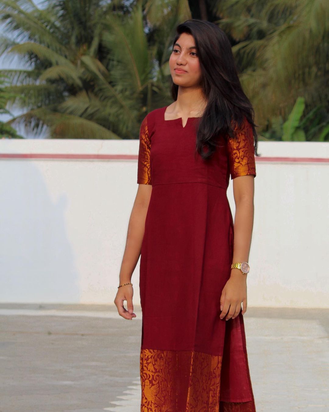 VALAM RED KURTI